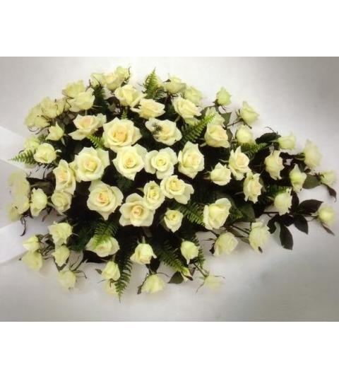 Rouwbloemstuk witte rozen